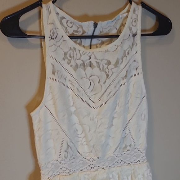 🎁$ 6 Bundled 🎁XS Cream Lace Floral Pattern Fit-n-Flare Mini Dress Angelic - Picture 5 of 7